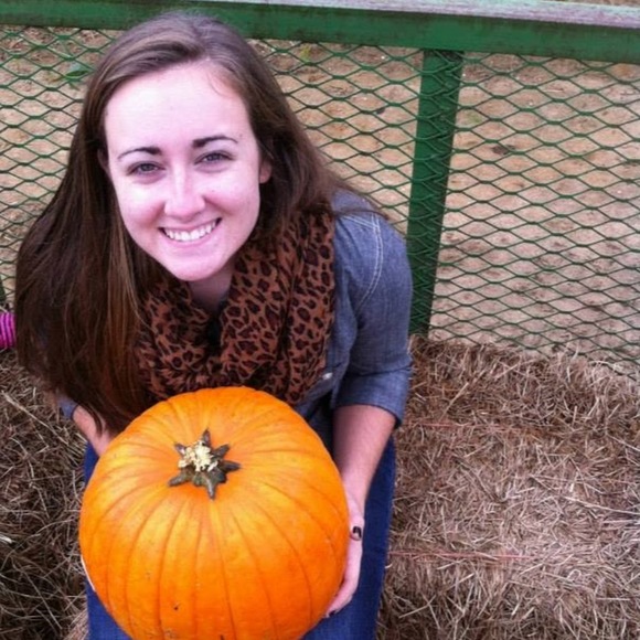 Meet your Posher, Abbie - Picture 1 of 1